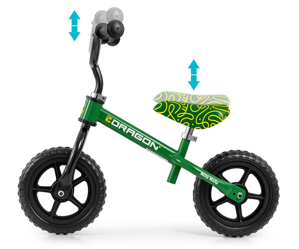 Lasten puinen vihreä potkupyörä