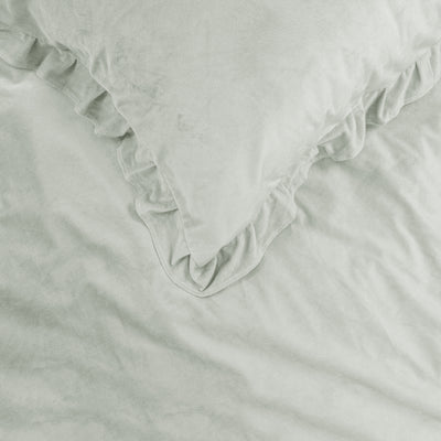 Valkoinen sametti pussilakanasetti Velvet Ruffles