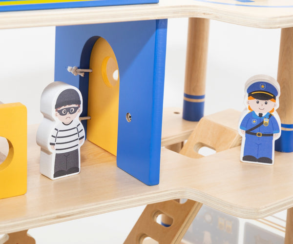 Viga - Viga puinen poliisiasema tarvikkeilla
