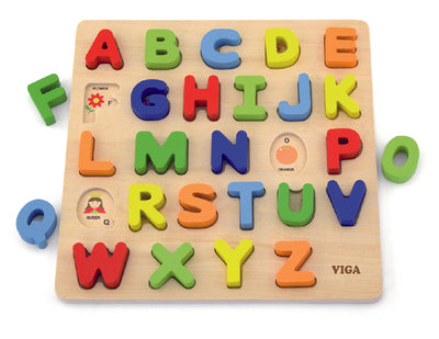 Viga 50124 puupalikka-avainpuzzle, jossa on isoja kirjaimia A:sta Ö:hön.