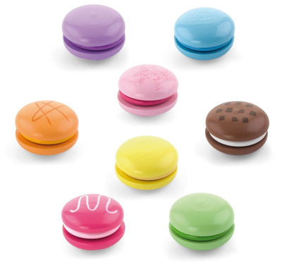Leikkiruokasarja, jossa macaron-leivonnaisia eri väreissä.