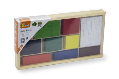 Vigatoysin matikkapalikat, jotka sisältävät erilaisia geometrisiä muotoja ja numeroita.