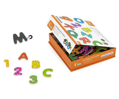 Värikkäät magneettiset kirjaimet ja numerot 77 kpl.