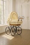 My Sweet Baby Luxury - Emma retro rottinkinen Moses-kori kuomulla, luonnollinen + kermanvärinen vuodevaatesetti