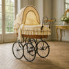 My Sweet Baby Luxury - Emma retro rottinkinen Moses-kori kuomulla, luonnollinen + kermanvärinen vuodevaatesetti