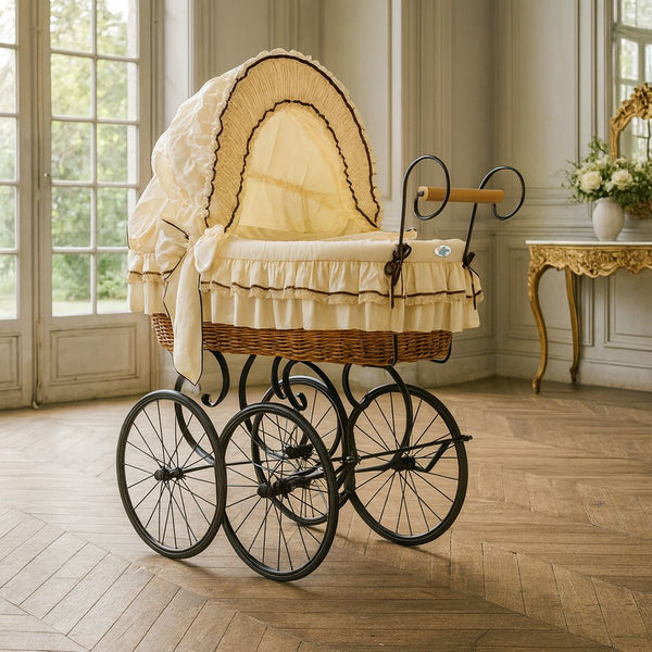 My Sweet Baby Luxury - Emma retro rottinkinen Moses-kori kuomulla, luonnollinen + kermanvärinen vuodevaatesetti