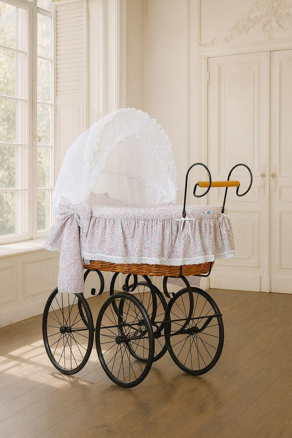 My Sweet Baby Luxury - Jasmine Retro korikehto hupulla luonnonvärinen + vaaleanpunaiset vuodevaatteet