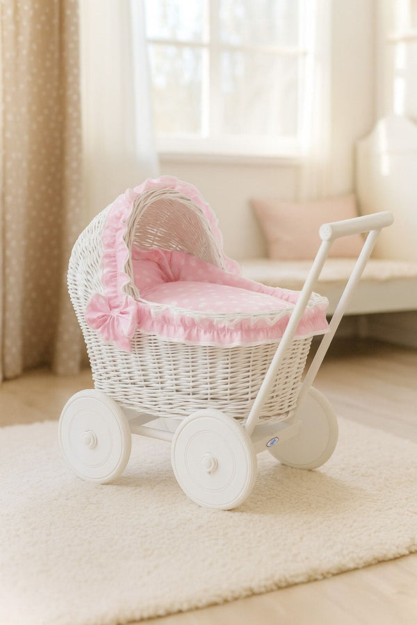 My Sweet Baby - Chiara nuken vaunut valkoinen vaaleanpunaisella vuodevaatteella ja pehmeällä pehmusteella