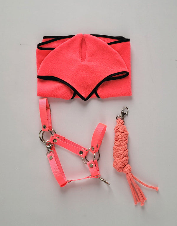 Super Hobby Horse - Hobby Horse A3 fleeceviltillä ja korvalapuilla - neonpinkki